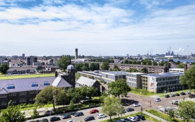 Vellesan College opent maar liefst twee schoolbibliotheken. ’Lezen is de basis voor leerlingen’